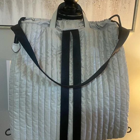 New with tags Michael Kors Winnie Metallic Quilted Backpack - Picture 4 of 13